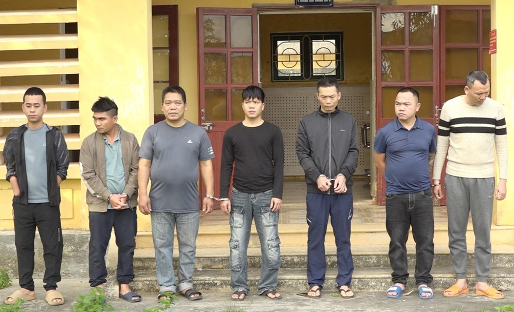 Khám xét nhiều cơ sở trên cả nước, bắt giữ 8 đối tượng trong đường dây đánh bạc 350 tỷ đồng - ảnh 1