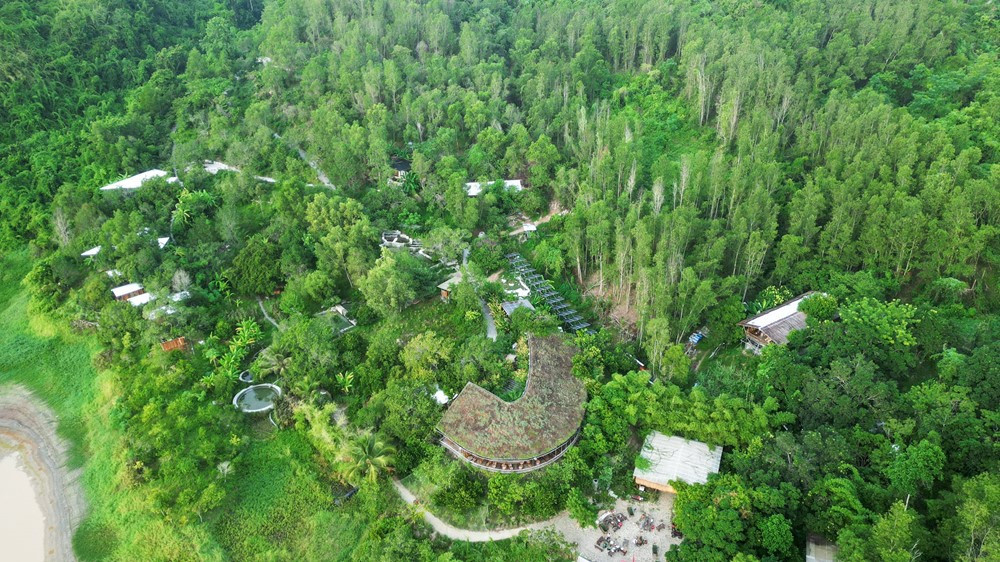 Khu du lịch đầu tiên của Việt Nam đạt chứng nhận quốc tế phát triển bền vững: Rộng 165ha, nằm dựa lưng núi Hòn Bà - ảnh 2