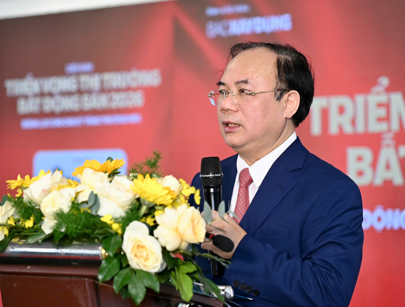 Thứ trưởng Bộ Xây dựng Nguyễn Văn Sinh phát biểu tại diễn đàn. 5.jpg