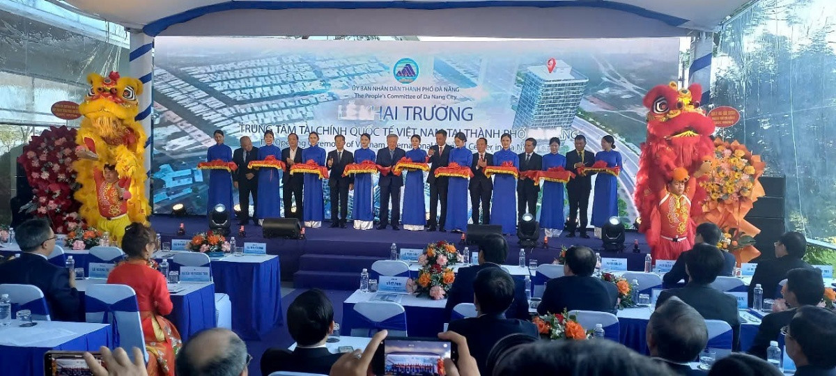 Khánh thành trung tâm tài chính quốc tế tại Khu thương mại tự do đầu tiên của Việt Nam- Ảnh 1.