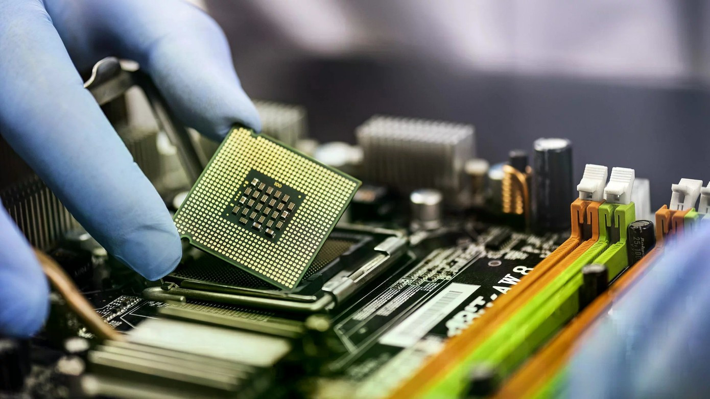 Việt Nam thành lập Trung tâm quốc gia hỗ trợ sản xuất thử chip bán dẫn. chip-ban-dan.jpg
