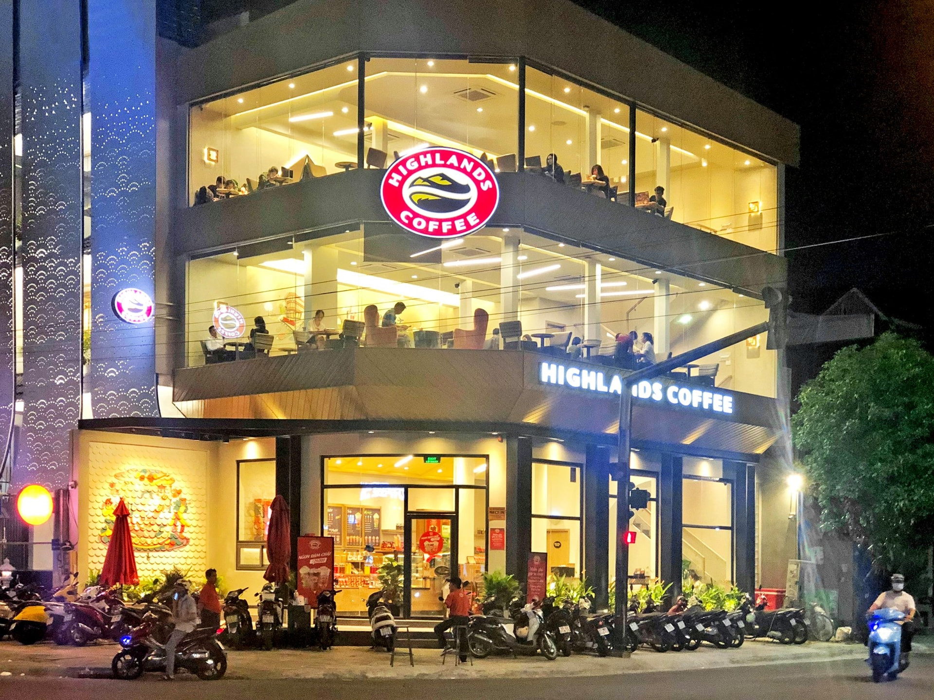 Highlands Coffee trước thềm niêm yết: Đang lãi nghìn tỷ lại va phải 'thịt lợn nhiễm bệnh'