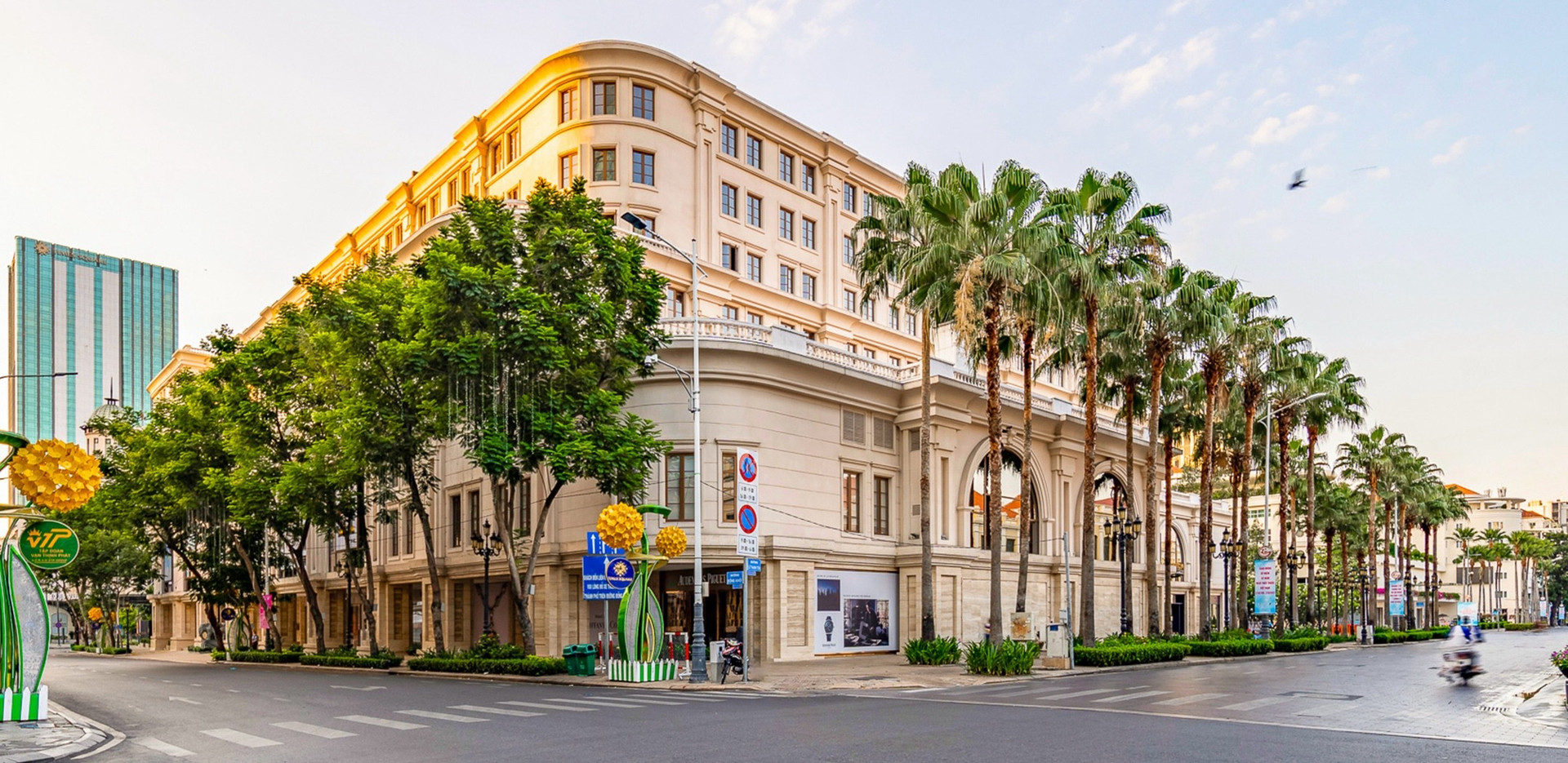 Tòa nhà ở Việt Nam sở hữu ‘nhà hát dưới lòng đất’: Vị trí cực hiếm, có liên quan đến bà Trương Mỹ Lan- Ảnh 1.