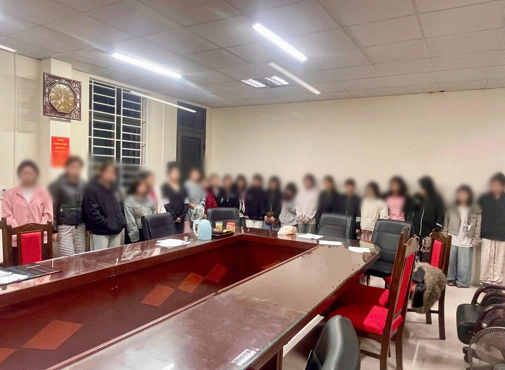 Khám xét 4 tỉnh thành, bắt khẩn cấp Đặng Văn Vinh SN 1997 và đồng bọn, giải cứu 21 người - ảnh 3