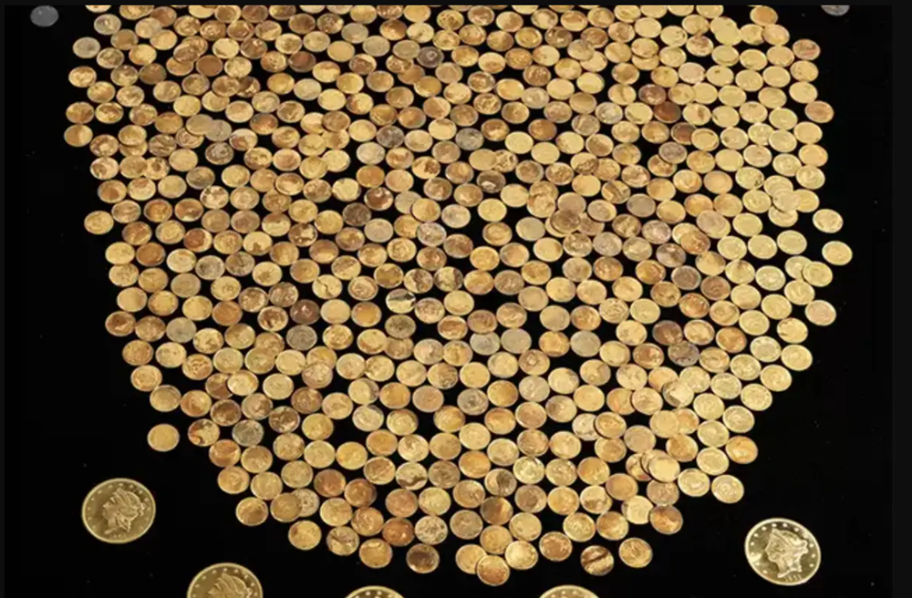 Một nông dân đào trúng kho vàng cổ trị giá 52,5 tỷ đồng trong vườn ngô - ảnh 2