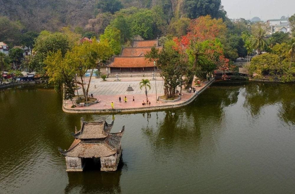 Cách trung tâm Hà Nội 20km có một ngôi chùa cổ gần 1.000 năm tuổi nép mình dưới chân núi, được công nhận là Di tích Quốc gia đặc biệt - ảnh 2