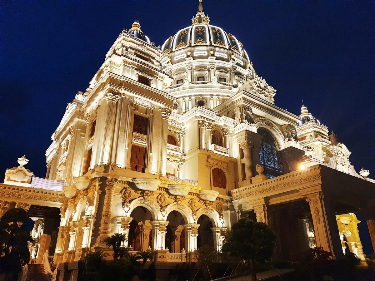 Tòa lâu đài tư nhân lớn nhất Đông Nam Á: Vốn đầu tư nghìn tỷ, kiến trúc mang đậm dấu ấn tôn giáo- Ảnh 2.