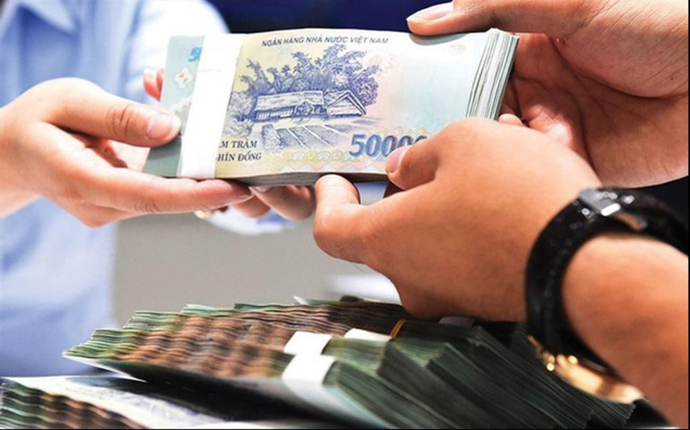 Bộ Nội vụ trình Chính phủ xem xét điều chỉnh chế độ tiền lương đối với cán bộ, công chức, viên chức - ảnh 1