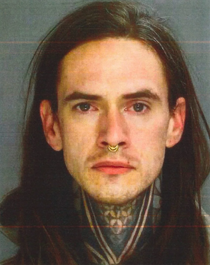 Khám xét khẩn cấp, phát hiện 100 phần thi thể người trong ô tô, nhà riêng và kho chứa của người đàn ông 34 tuổi: Truy tố nghi phạm 575 tội danh - ảnh 1