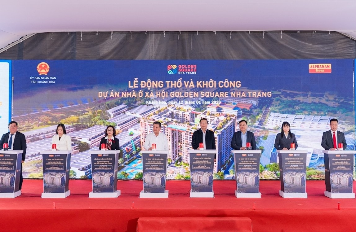 Các đại biểu bấm nút khởi công dự án nhà ở xã hội CT-01. xh2.jpg