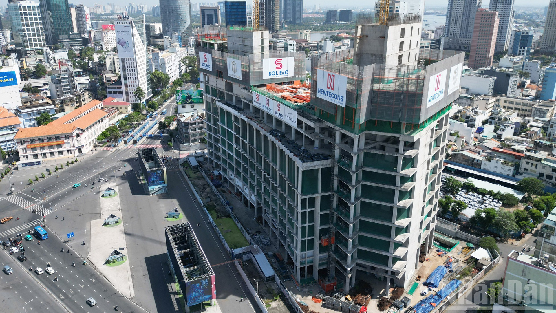 Tháp đôi chọc trời ‘đắp chiếu’ nhiều năm có liên quan đến bà Trương Mỹ Lan đón tương lai rộng mở- Ảnh 1.