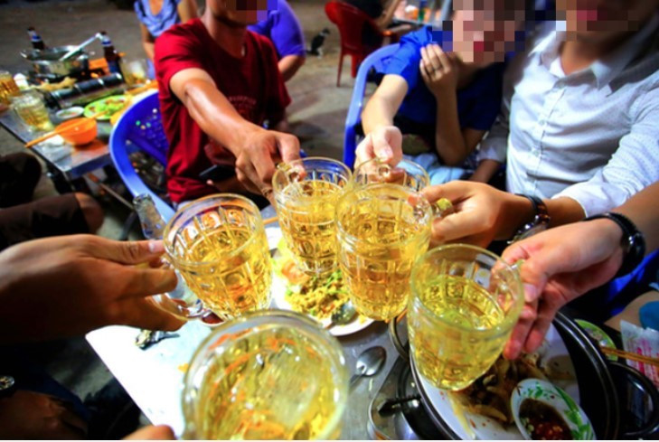 Tiêu thụ 4,6 tỷ lít bia trong một năm, Việt Nam nằm trong nhóm uống bia nhiều nhất thế giới - ảnh 2