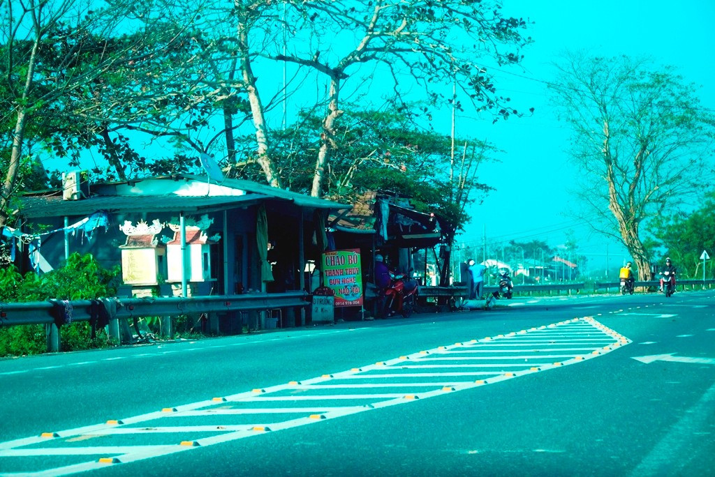 Khu đất hộ lấn chiếm, sử dụng trái phép nhiều năm vẫn chưa được giải phóng mặt bằng. dsc4935.jpg