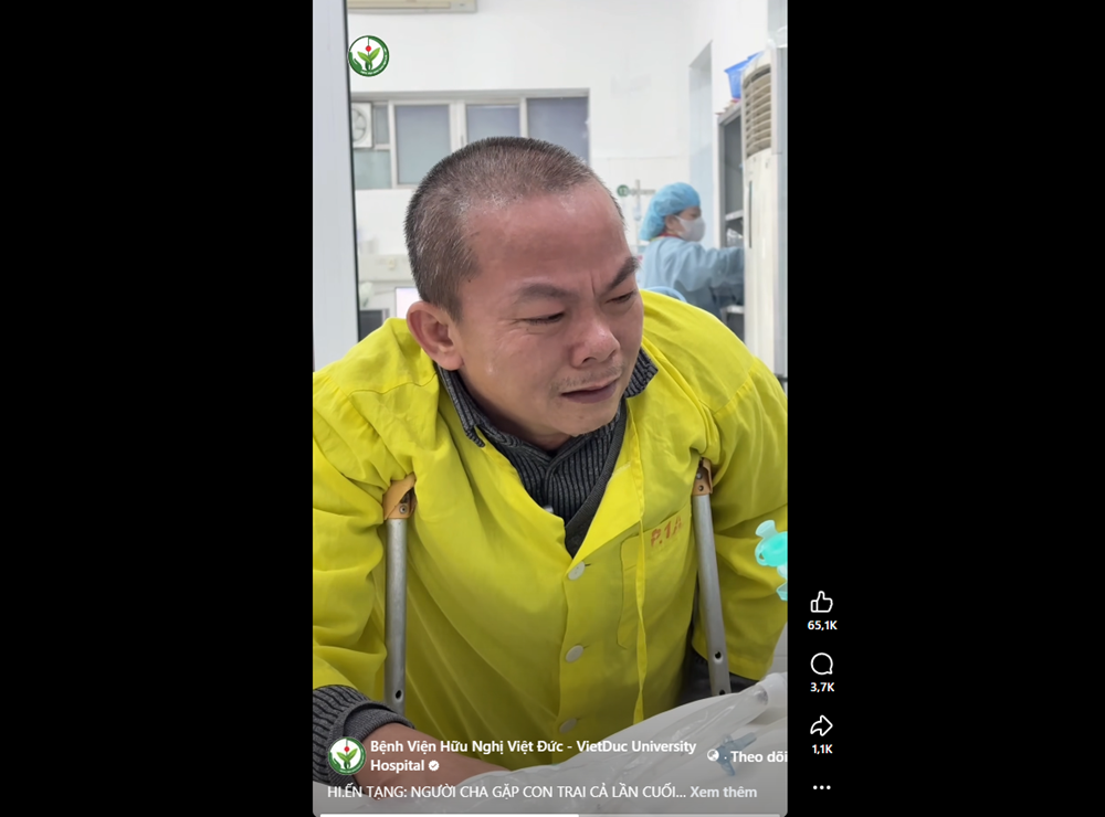 Nghẹn ngào cảnh cha khuyết tật chống nạng nói lời tiễn biệt con trai 25 tuổi trước giờ hiến tạng - ảnh 3