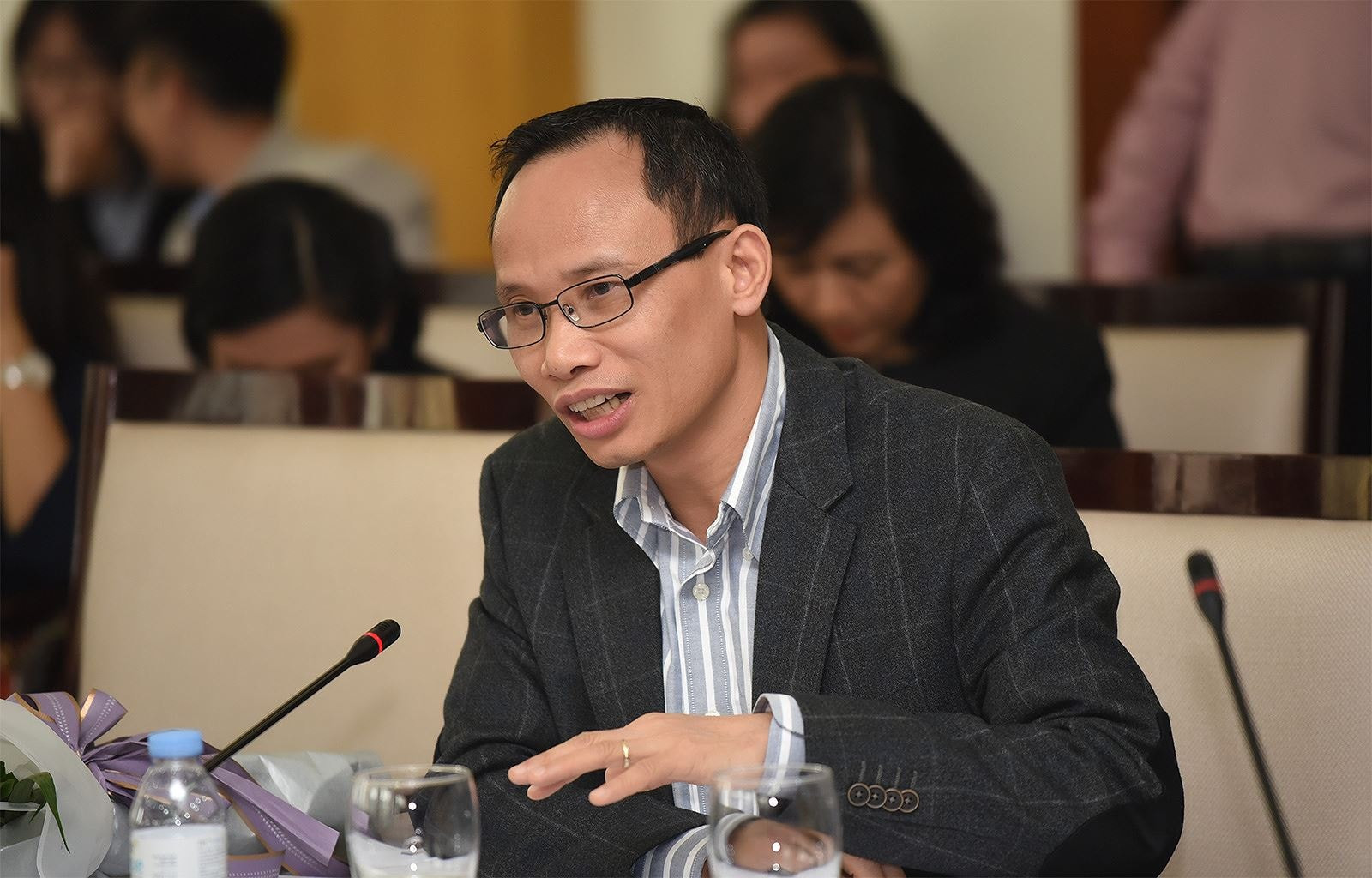 theo-ts-can-van-luc-tin-dung-tieu-dung-con-doi-mat-voi-nhieu-thach-thuc1552625367.jpg