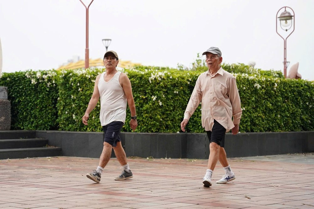 Đi bộ bao nhiêu phút một ngày để có thể kéo dài tuổi thọ thêm 11 năm? - ảnh 2