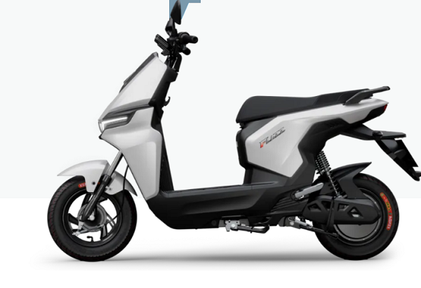 VinFast Flazz-khong-can-bang-lai