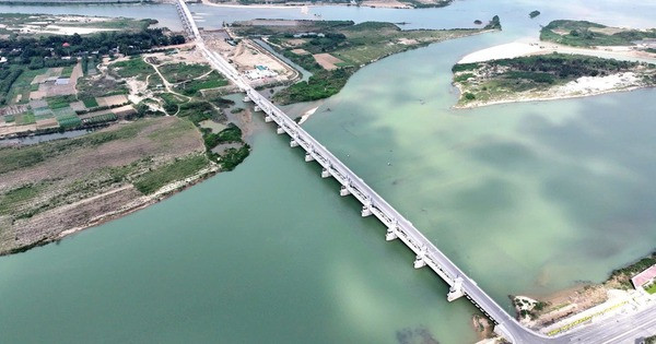 Đập dâng 1.500 tỷ giải cứu hạ lưu sông bị đập thủy điện chặn dòng sắp chính thức thông xe