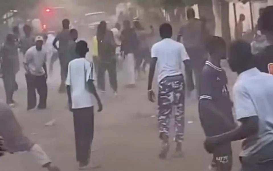 Bắt thầy bói hứa giúp đội tuyển bóng đá quốc gia vô địch châu lục - ảnh 2