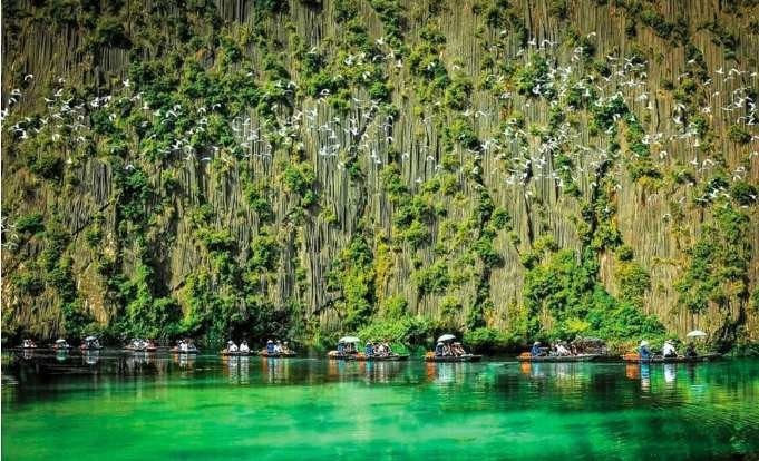 Khu đầm lầy hơn 3.000ha lớn nhất miền Bắc: Được ví như 'vịnh Hạ Long không sóng', xác lập 2 kỷ lục - ảnh 1