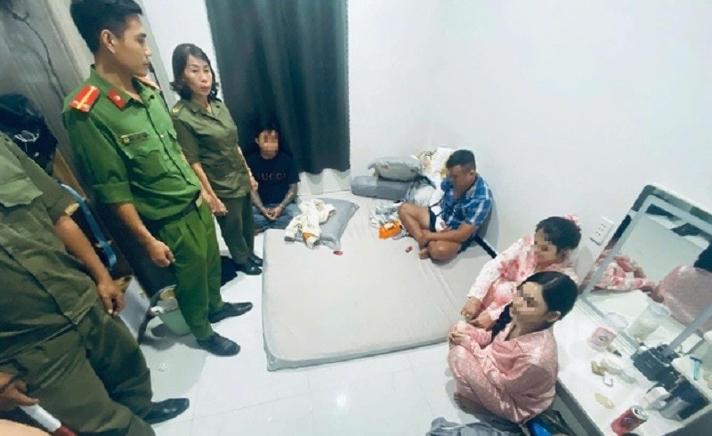 Bắt khẩn cấp Phan Thị Hải Yến và Đặng Thị Hồng Thi SN 2006