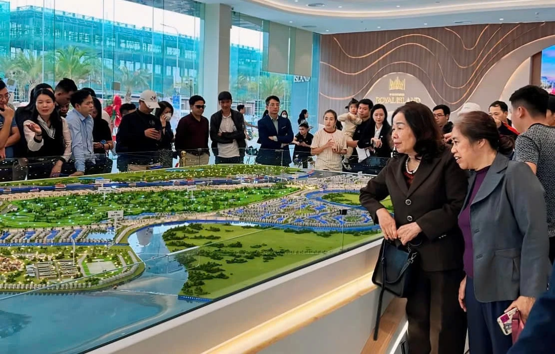 Giá bất động sản 2025 tăng mạnh, Hà Nội ghi nhận mức tăng tới 50%, nhà đầu tư tìm cơ hội ở thị trường phía Nam