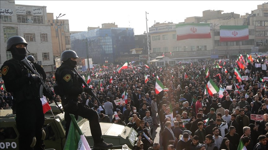 Ông Trump muốn tấn công Iran, giá dầu sẽ sớm vọt lên 120 USD/thùng? - ảnh 1