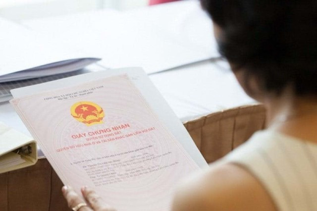 Từ giờ, phí sang tên sổ đỏ bao gồm những gì?- Ảnh 1.