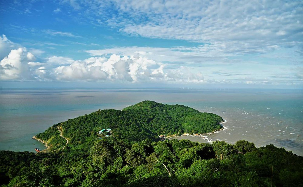 Huy động vốn hơn 25.700 tỷ đồng, Việt Nam xây dựng tuyến cầu vượt biển dài 18km nối đất liền ra hòn đảo tiền tiêu của Tổ quốc - ảnh 1