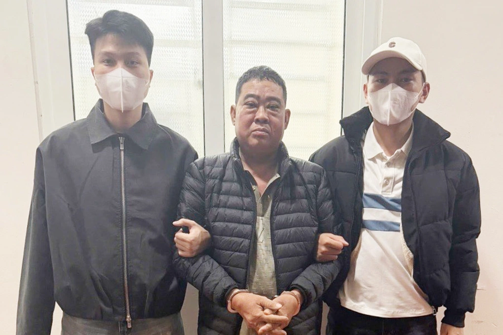 Bắt khẩn cấp Đinh Xuân Hoàng