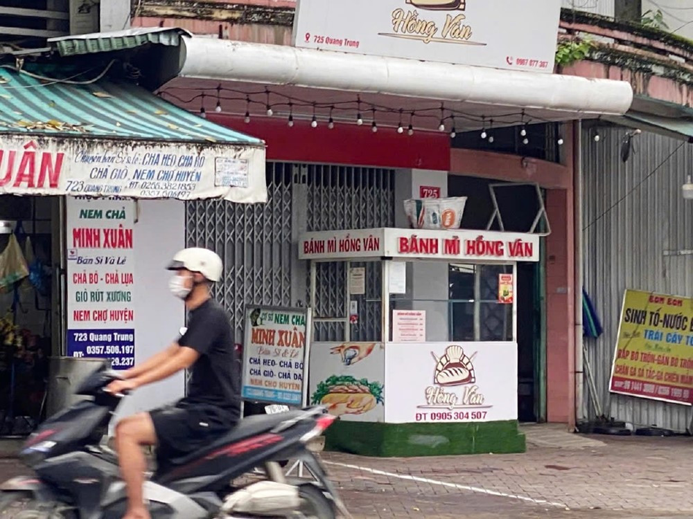 Đình chỉ, phạt hơn 213 triệu đồng chủ cơ sở bánh mì Hồng Vân sau vụ ngộ độc khiến 203 người nhập viện - ảnh 1