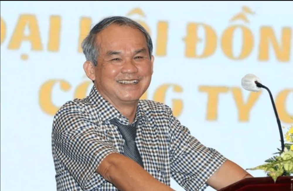 Vị Chủ tịch tặng 160 căn nhà giá trị tới 8 tỷ cho nhân viên: Trượt đại học 4 lần, sở hữu tài sản ‘khủng’, góp công lớn cho bóng đá nước nhà - ảnh 2