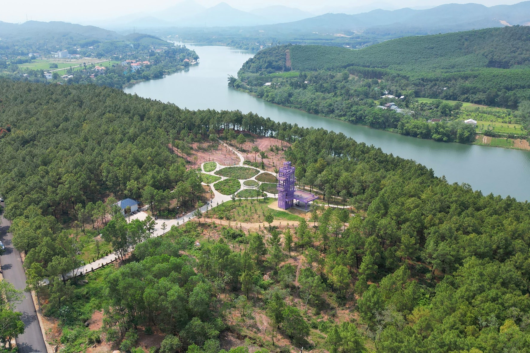 Miền Trung sắp hình thành khu du lịch nghỉ dưỡng sinh thái cao cấp, tọa lạc gần quần thể lăng tẩm triều Nguyễn- Ảnh 1.