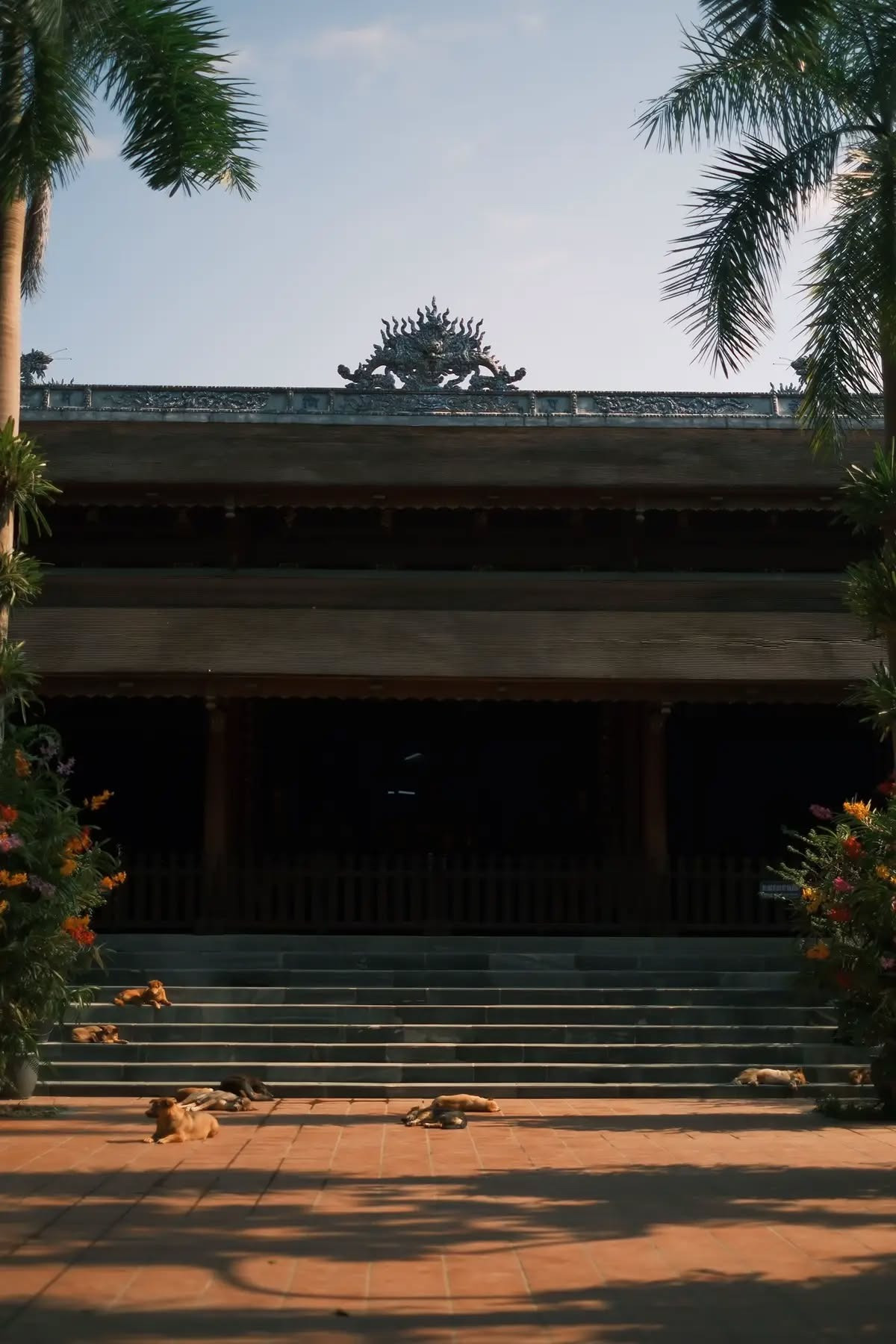 Ngôi chùa lưu giữ bức tranh 9 con rồng ẩn hiện trong mây lớn nhất Việt Nam: Số phận đặc biệt, kiến trúc mang đậm dấu ấn vương giả- Ảnh 4.