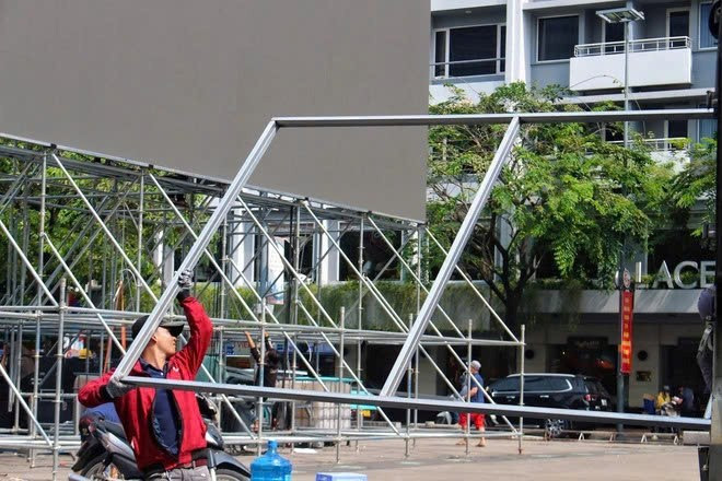 Cả làng Đình Bắc lắp màn hình LED cỡ lớn, sẵn sàng 'tiếp lửa' cho U23 Việt Nam - ảnh 3