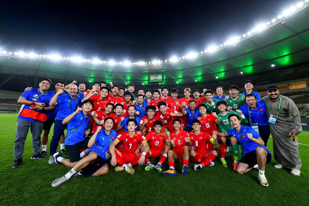 Một công ty cho toàn bộ nhân viên về sớm, tặng thêm suất thịt kho tàu để cổ vũ đội tuyển U23 Việt Nam - ảnh 2