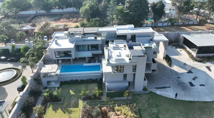 Thu giữ khẩn cấp loạt siêu xe, biệt thự cùng khối tài sản trị giá hơn 600 tỷ đồng của ông trùm thầu bệnh viện - ảnh 2