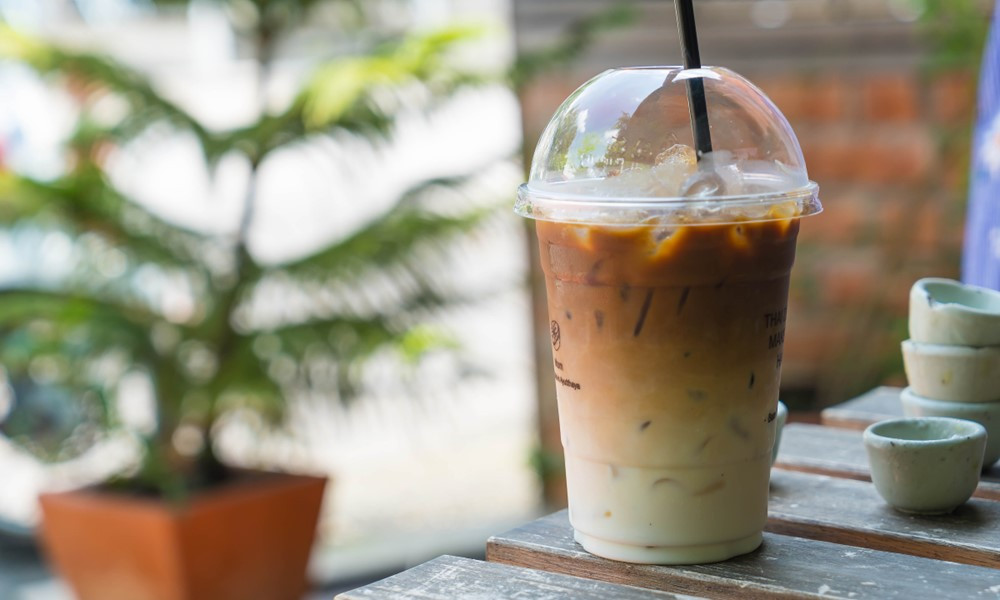 6 nhóm người không nên uống cà phê sữa - ảnh 1