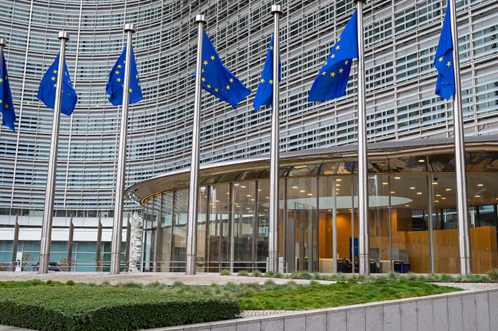 EU cân nhắc tung ‘vũ khí hạng nặng’ trị giá hàng trăm tỷ USD để phản công Mỹ - ảnh 1