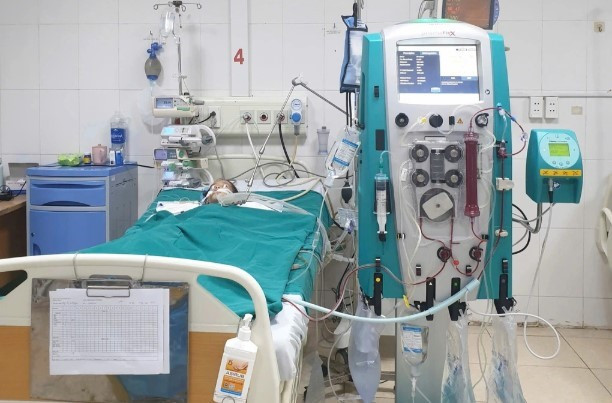 Nghi án mẹ đẻ cho 3 con nhỏ uống trà sữa pha thuốc diệt chuột - ảnh 1