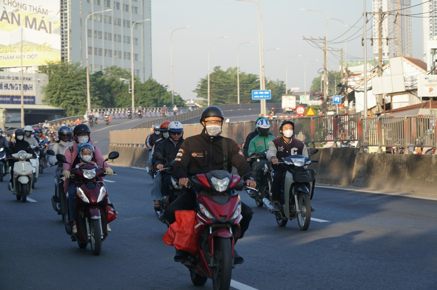 TPHCM đón cái rét hiếm gặp vào ngày 9-10/1. sai-gon-lanh.jpg