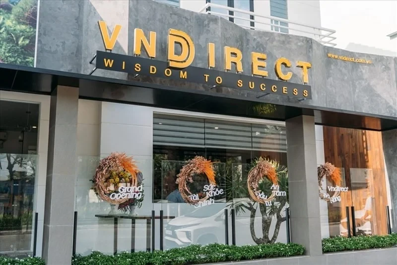 VNDirect (VND) báo lãi hơn 2.500 tỷ đồng, tạm lỗ khoản đầu tư vào HSG và REE