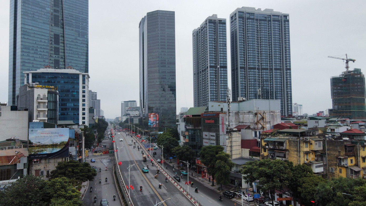 Theo ghi nhận của PV, Khu đất này có vị trí đắc địa nằm cạnh cầu vượt Nguyễn Chí Thanh, gần nút giao Nguyễn Chí Thanh - Kim Mã. dji-fly-20260121-115754-649-1768971547680-photo-optimized.jpg