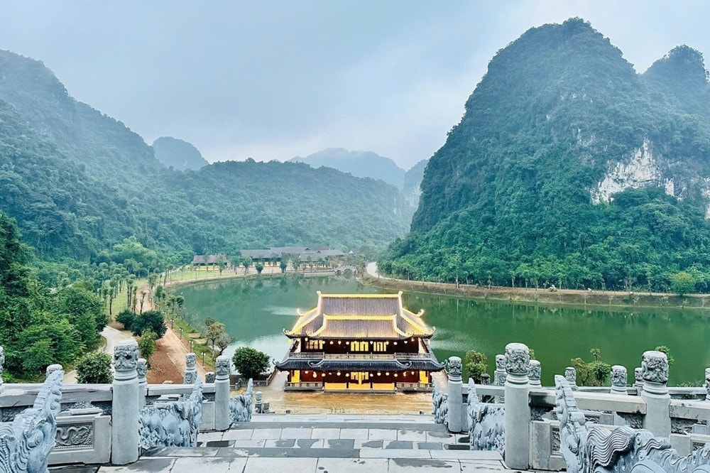 Giữa lòng Tràng An có một thung lũng đẹp như phim cổ trang, từng là nơi vua Đinh Tiên Hoàng lập đàn tế trời đất, mở ra triều đại độc lập của dân tộc - ảnh 1