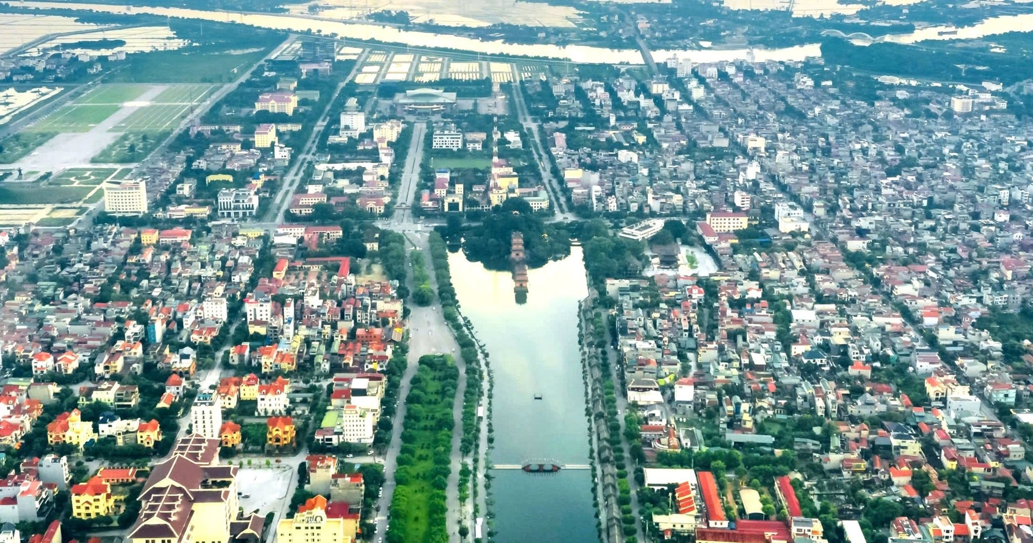 Việt Nam sắp có thêm thành phố trực thuộc Trung ương với mô hình đô thị chưa từng có trong tiền lệ- Ảnh 2. Việt Nam sắp có thêm thành phố trực thuộc Trung ương với mô hình đô thị chưa từng có trong tiền lệ- Ảnh 2.