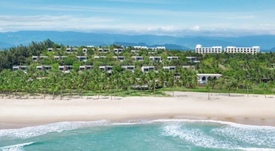 Việt Nam có khu nghỉ dưỡng xuất sắc nhất thế giới, nằm nép mình bên vịnh biển tự nhiên nguyên sơ hiếm có- Ảnh 1.