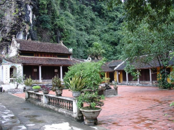 Ngôi chùa cổ nghìn năm tuổi nằm hoàn toàn trong lòng núi, từng là nơi sản xuất vũ khí - ảnh 2