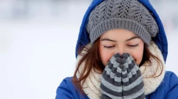 Vì sao 2 hàm răng va vào nhau lập cập khi trời lạnh? - ảnh 1