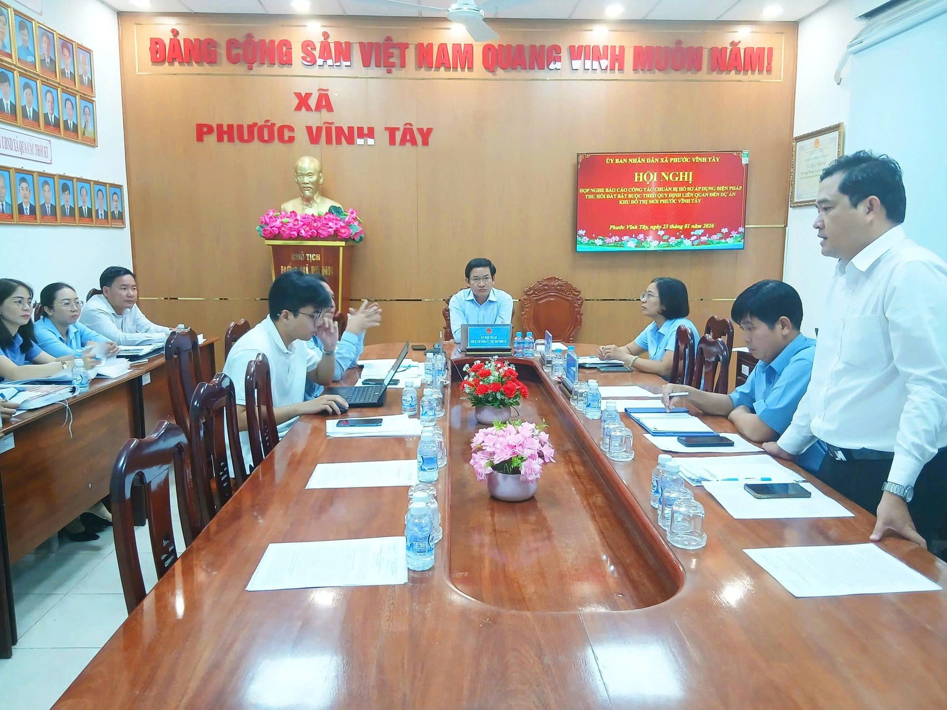 Hơn 7.100 tỷ đồng bồi thường từ siêu dự án 1.000ha của Vinhomes (VHM), nhiều người dân 'phất lên' thành tỷ phú