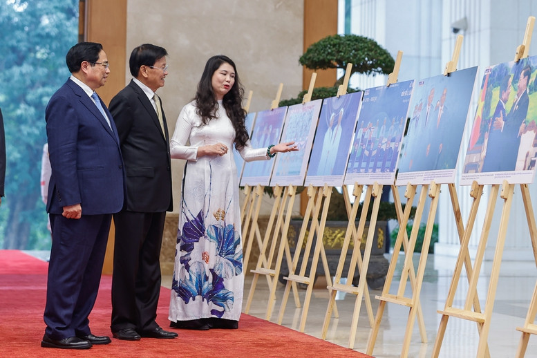 Thủ tướng Phạm Minh Chính và Tổng Bí thư, Chủ tịch nước Lào Thongloun Sisoulith. Nguồn ảnh: Báo Chính phủ Thủ tướng Phạm Minh Chính và Tổng Bí thư, Chủ tịch nước Lào Thongloun Sisoulith. Nguồn ảnh: Báo Chính phủ
